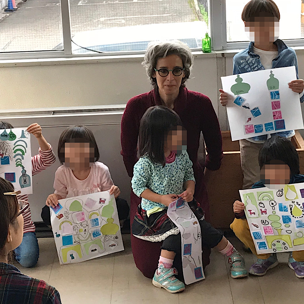 �f�U�C���{�[�h�E�X / Zoe Ci�F���{�Ń��[�N�V���b�v���������̗l�q
