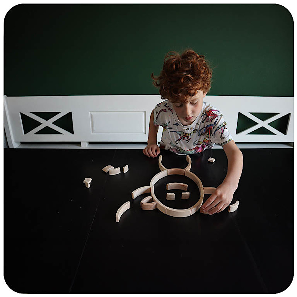�G�C�x���S�[���f�����V�I48�F