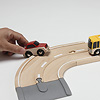 BRIO���[�h�V���[�Y�����F�J�[�u���[�h���A�O�����ɏ�����p�̃X���[�v������܂��B�܂��A���[�h�̒[�ɂ͎������̃X���[�v���t���̂ŁA���Ƃ̍s�����͈�w���R�ł��B